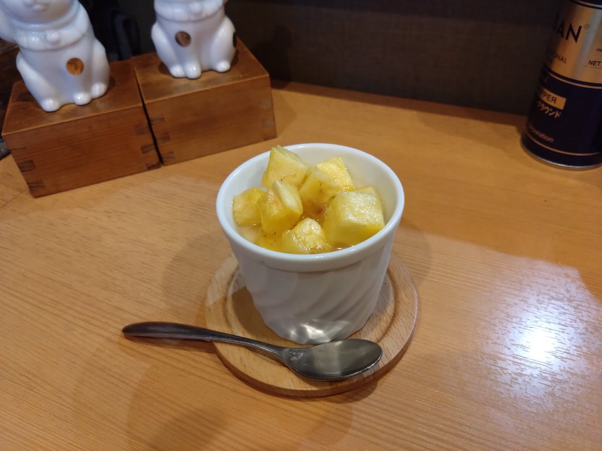 albert5237lee's tweet photo. 中華蕎麦はる@下井草

【夏季限定】ローストビーフのサラダ冷麺(¥1,280)
大盛(¥150)
杏仁豆腐(¥280)

美味ーーい😆
ローストビーフが柔らか〜い🎉
アボカドやミニトマト、マッシュルーム、パプリカなどなど…甘い果物は何だろう？…とにかく夏を感じる爽やかな冷麺でした✨〆は杏仁豆腐💕
次は辛口で🎵 https://t.co/lCkEA0sOEk