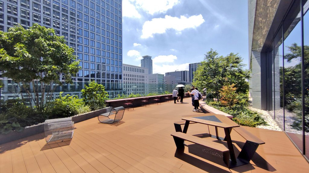rokkun128's tweet photo. 屋上庭園 https://t.co/w9pTC5c018