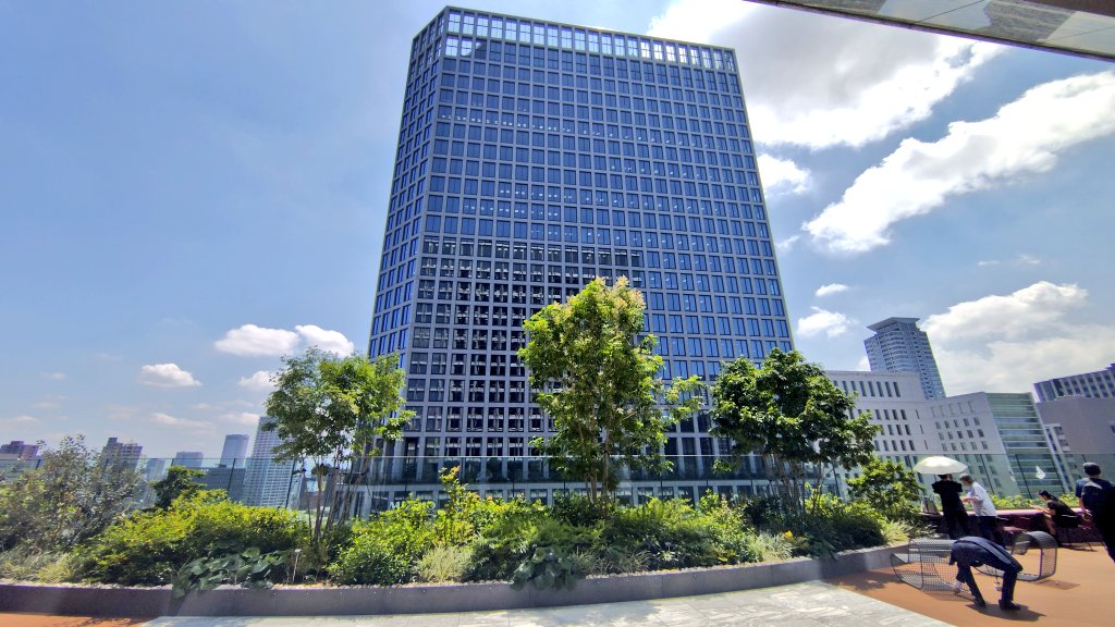 rokkun128's tweet photo. 屋上庭園 https://t.co/w9pTC5c018