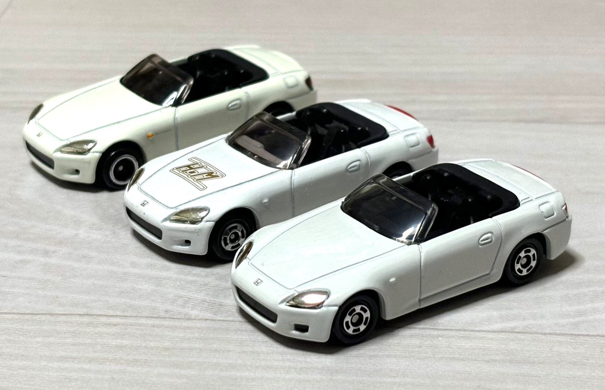 TomicaLabo's tweet photo. 食玩の新作、トミカinガレージが到着

車種はS2000(1999)からスカイライン(2020)まで幅広いラインナップです。

S2000のホワイトは実に25年ぶりの登場、シビックは黒というよりガンメタに近いカラーです。

全車種なかなか良いカラーですが、これに1200円出せるかどうかは賛否分かれそうです。 https://t.co/5hLLTWcVKu