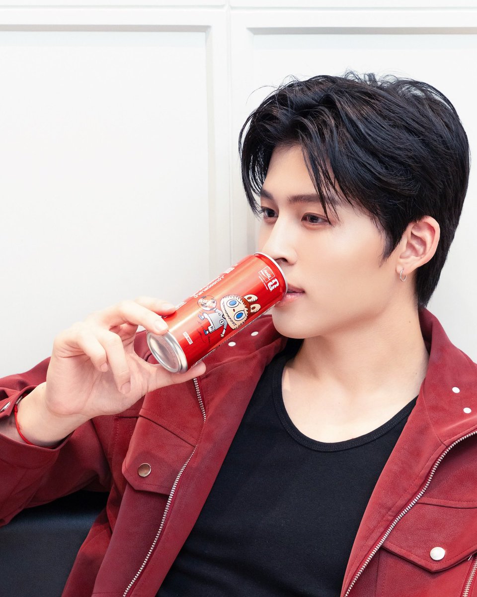 yooyaa00's tweet photo. 코카콜라 최고의 브랜드~🥤

#AllTheFeels #FIFAWorldCup2o26 #ThanksCoke
#ppnaravit https://t.co/Wdk1nG1yQw