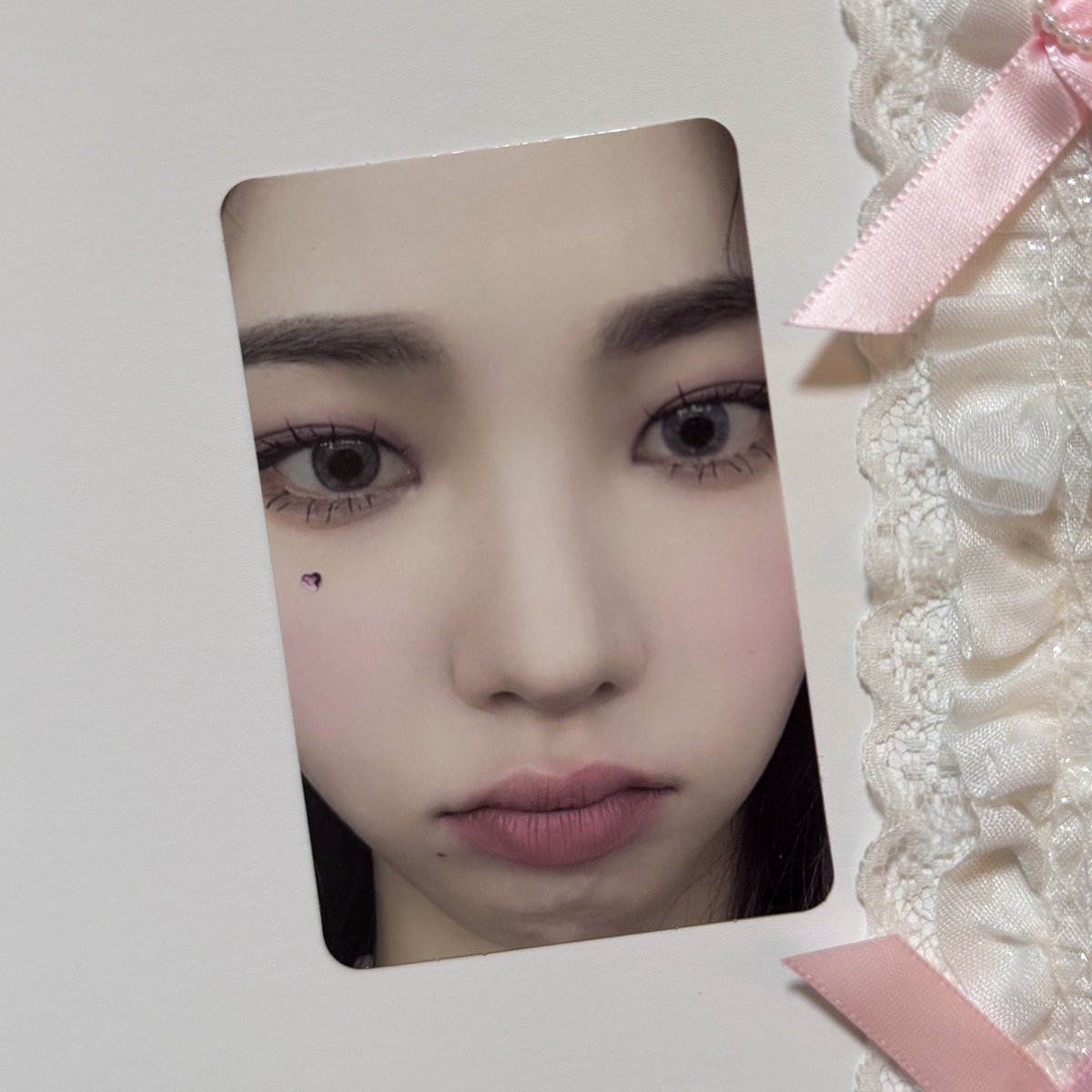 verse3studio's tweet photo. คาริน่า girls real world ♡ ฿155 รวมส่ง 

*มีรอยทับการ์ด ไม่ส่องไฟไม่เห็นค่ะ*

สนใจดูเพิ่มเติมรบกวนฟอลก่อนเดมค่ะ 💌
#ตลาดนัดเอสป้า #ตลาดนัดaespa https://t.co/mVj81wzZHk