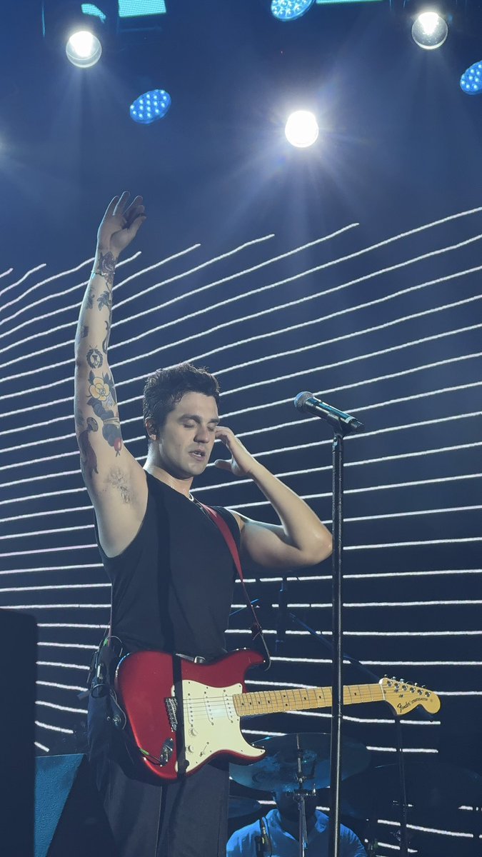 lssemsentimento's tweet photo. eu amo tanto você que chega a doer @luansantana https://t.co/75hwOow8hv