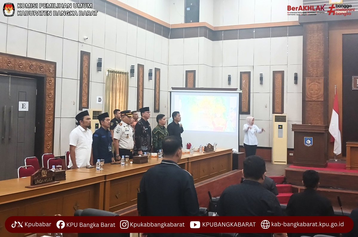 kpubabar's tweet photo. Mentok - Ketua Komisi Pemilihan Umum (KPU) Kabupaten Bangka Barat, Bapak Kadir Jailani, S.H.I., menghadiri Rapat Paripurna DPRD Kabupaten Bangka Barat dalam rangka penyampaian rekomendasi atas Laporan Hasil Pemeriksaan (LHP) Badan Pemeriksa Keuangan (BPK) RI, Jum'at (10/07/2026). https://t.co/FZTjegWzSW