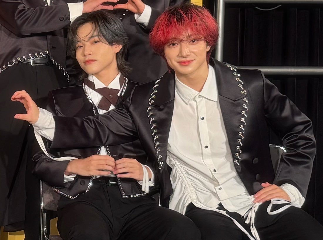 aranran_84's tweet photo. 橋新夢くんのすきなところ

大好きなさくやくんを押し潰してまで私にハートを届けようとしてくれるところ https://t.co/pz3QirOPe2