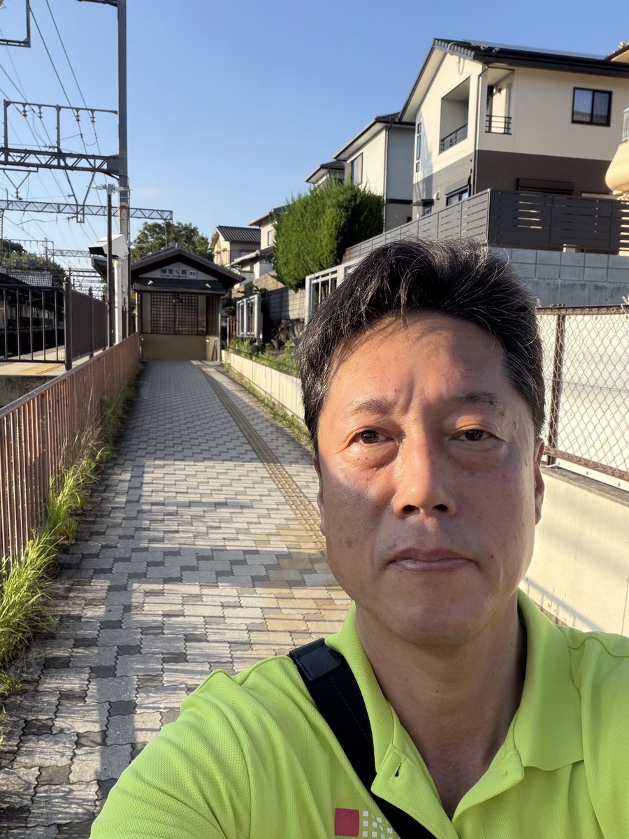 masataka8168's tweet photo. 今日も一日お疲れ様でした。
梅雨が明けた途端、暑い日が続きますね🥵
昨日は近鉄西ノ京駅で、今日は近鉄尼ヶ辻駅にて、朝のご挨拶をさせて頂きました。
皆さん、小まめに水分補給をする等、体調にはくれぐれもお気を付けください。
#やなぎだ昌孝
#日本維新の会
#奈良市
#西ノ京
#尼ヶ辻 https://t.co/8Zhb1IevEi