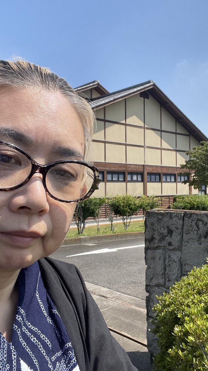 rumixdesign's tweet photo. 群馬行ってきた！
「日本絹の里　デザインから見る和更紗」熊谷博人氏のコレクション　いいものばっかり！
今度の日曜日で終わっちゃう！
と、遠いですが是非！ https://t.co/Fgm8czGgrD