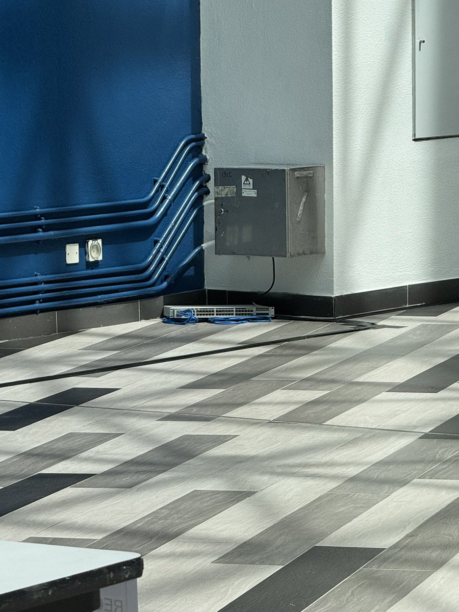 nessie2g's tweet photo. guys why is there a random switch on the floor https://t.co/GHkOtktpcu