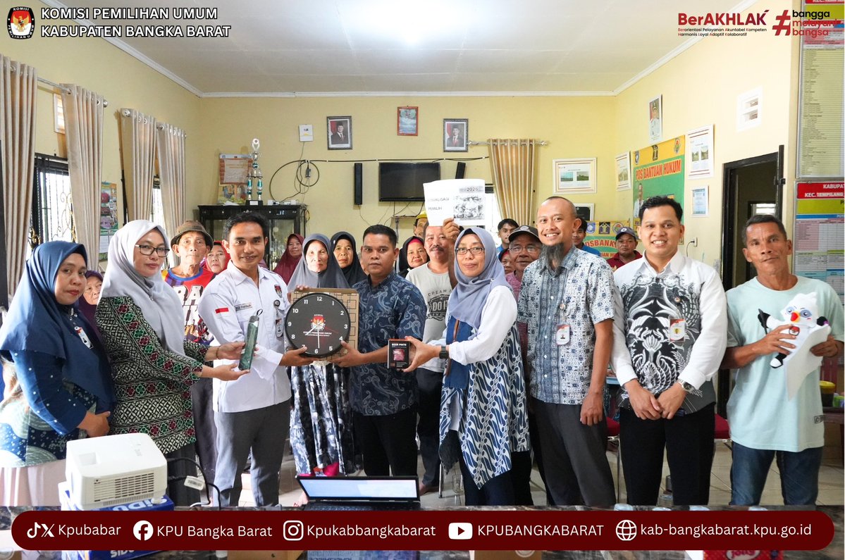 kpubabar's tweet photo. Tempilang – Komisi Pemilihan Umum (KPU) Kabupaten Bangka Barat melaksanakan kegiatan Sosialisasi Pendidikan Pemilih kepada Pemilih Rentan dan Marjinal yang bertempat di Kantor Desa Buyan Kelumbi, Kecamatan Tempilang, Jum'at (10/07/2026). https://t.co/qadA02xy5K