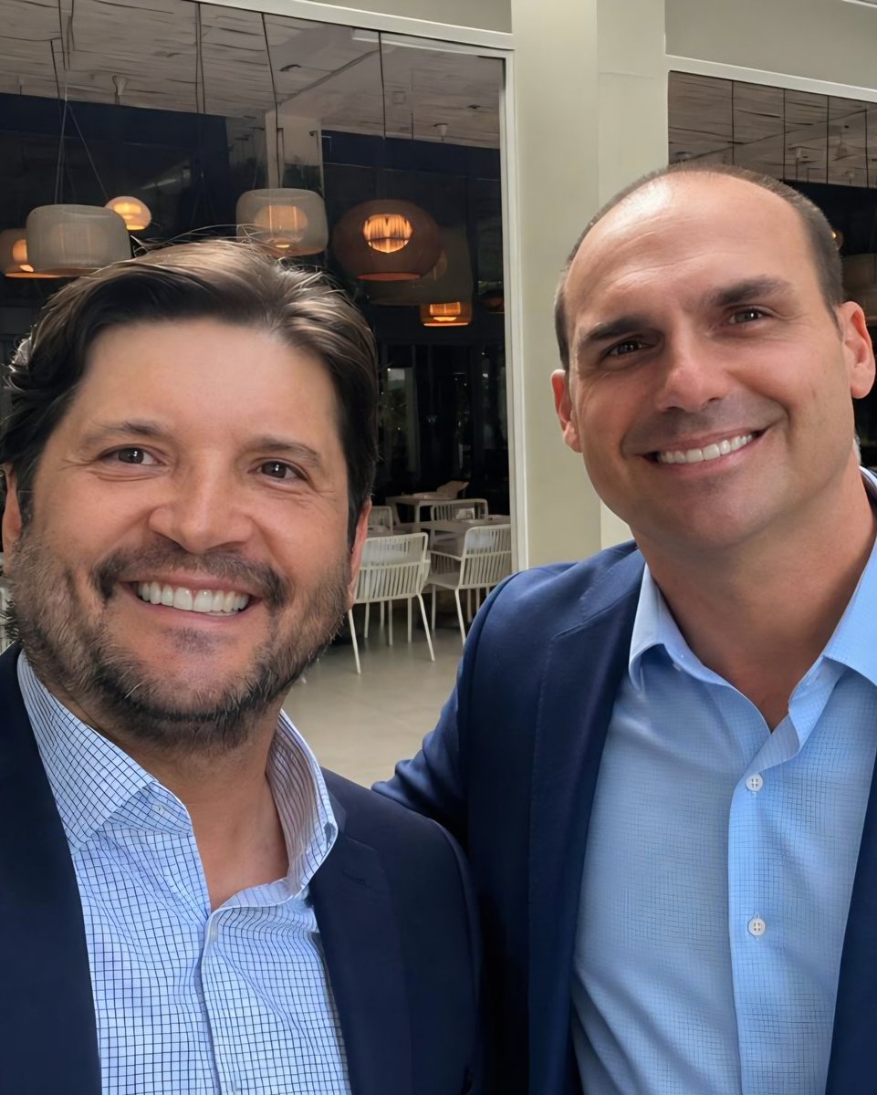 andredopradosp's tweet photo. PARABÉNS, EDUARDO BOLSONARO! 

Hoje é dia de parabenizar o sempre deputado federal Eduardo Bolsonaro, filho do eterno presidente Jair Bolsonaro e uma das grandes lideranças da direita brasileira.

Que Deus continue abençoando sua vida com muita saúde, sabedoria e coragem para seguir defendendo os valores em que acredita e trabalhando por um Brasil melhor para a nossa gente.

Feliz aniversário! Grande abraço! 🇧🇷