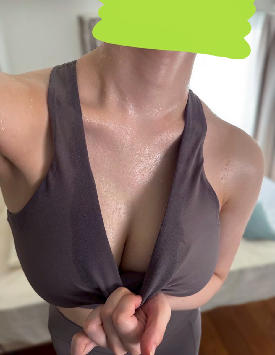 kaede___ede's tweet photo. 今日暑いねぇ🥵🥵 https://t.co/1spNG7x39f