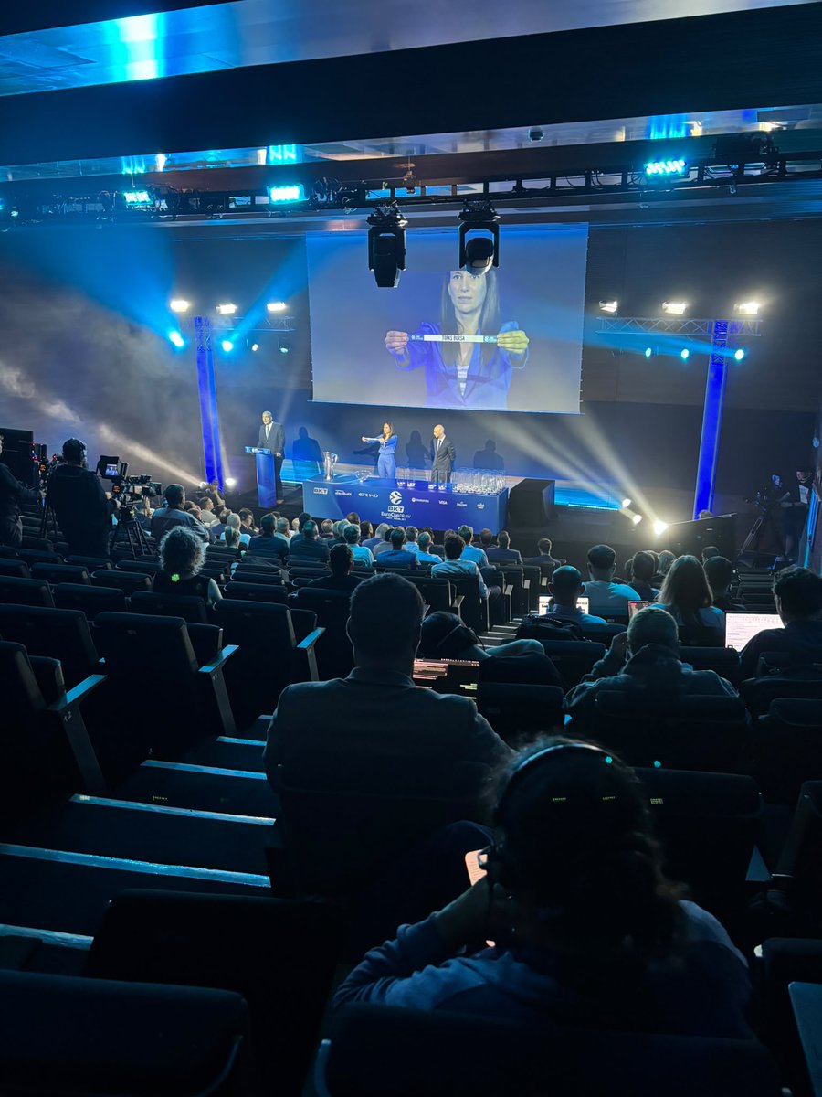 GRUPMEDIAPRO's tweet photo. L’Auditori de GRUP MEDIAPRO a Barcelona ha acollit el sorteig de l’@EuroCup 26-27 🏀

Uns 20 professionals del grup, amb participació d’Eumovil, @wtvision_ i Overon, han assumit la producció tècnica: realització, desplegament multicàmera i transmissió via satèl·lit. https://t.co/LWFkrEYcYq