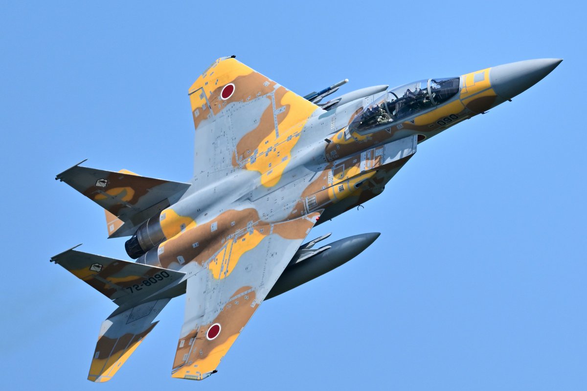 airbase111's tweet photo. 今日の小松
　午後の アグレッサー　６機のうちの3機
   きょうも暑かった
#小松基地 https://t.co/8JbPQInQFC