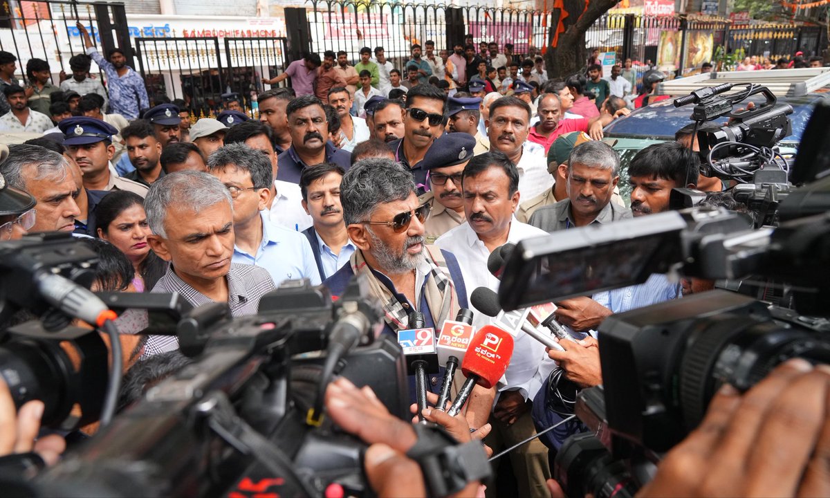 DKShivakumar's tweet photo. Today, I visited HAL Airport Road, HSR Layout, Jayanagar 4th Block and Ashoka Pillar to personally review the progress of our Safe Footpath campaign and inspect the quality of the restored pedestrian infrastructure along with Greater Bengaluru Development Minister Shri @krishnabgowda and officials. 

I firmly believe that a world-class Bengaluru must first be a city where every citizen can walk safely and with dignity.

Over 430 km of footpaths have already been reclaimed for pedestrians, and this drive will continue without fear or favour. At the same time, we are committed to protecting livelihoods. Registered street vendors will be provided designated vending spaces and push carts so they can continue their business with dignity while ensuring our footpaths remain accessible to everyone.

The loss of more than 900 pedestrian lives in the last three years is a stark reminder that we cannot delay action. Acting in accordance with the directions of the Hon’ble Supreme Court, we will expand this campaign further, remove abandoned vehicles occupying footpaths, clear encroachments, and continue repairing damaged walkways across the city.

So far, 9,878 encroachments of various kinds have been removed, and thousands of shop encroachments have been cleared. This is only the beginning.

I sincerely thank every citizen, elected representative, official and volunteer who has stood with us. Together, we will build a cleaner, safer and more walkable Namma Bengaluru - a city worthy of being India’s gateway to the world.