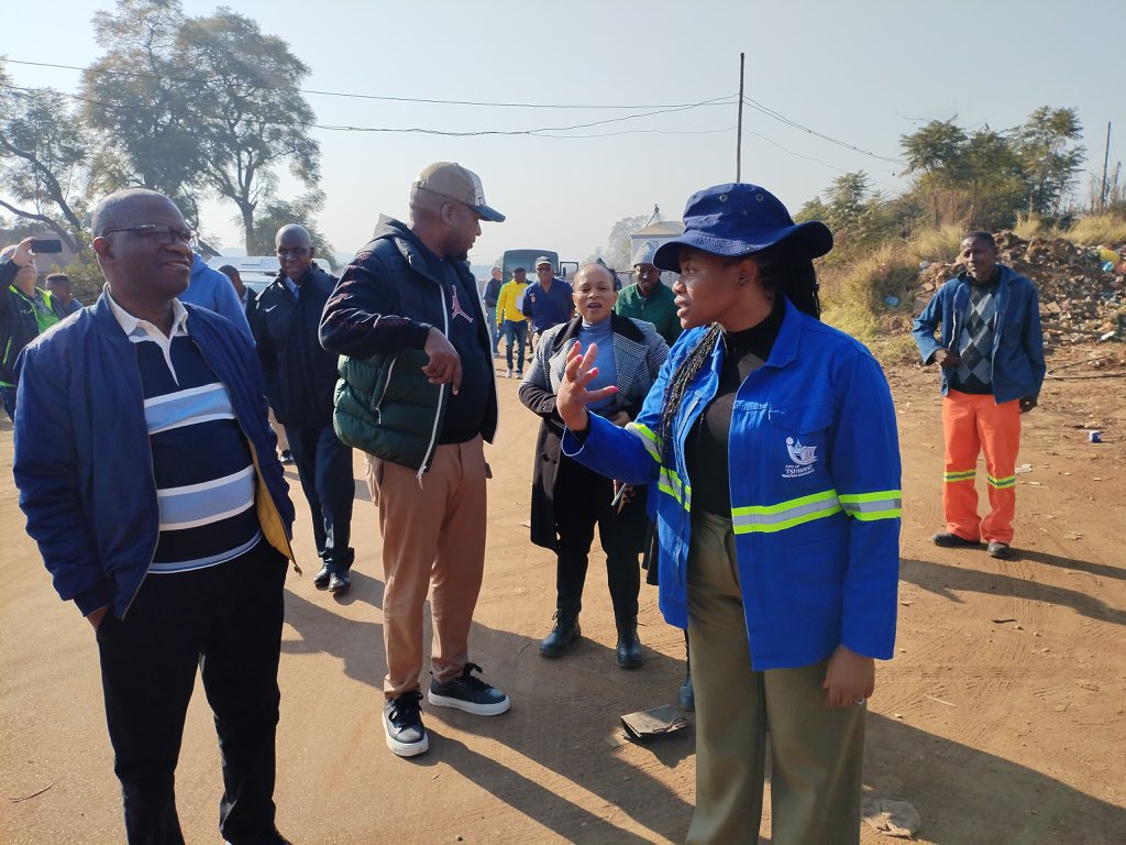nasiphim's tweet photo. The next stop was in Lotus Gardens with a walkabout at the Westfort Informal Settlement. Service delivery issues identified in the area include: illegal dumping, water leaks and illegal electricity connections. 

The city has already began work to legalise electricity connections in the area through the city’s meter installation programme. 

We plan to conduct a service delivery programme in the area. 
@CityTshwane @maluksa