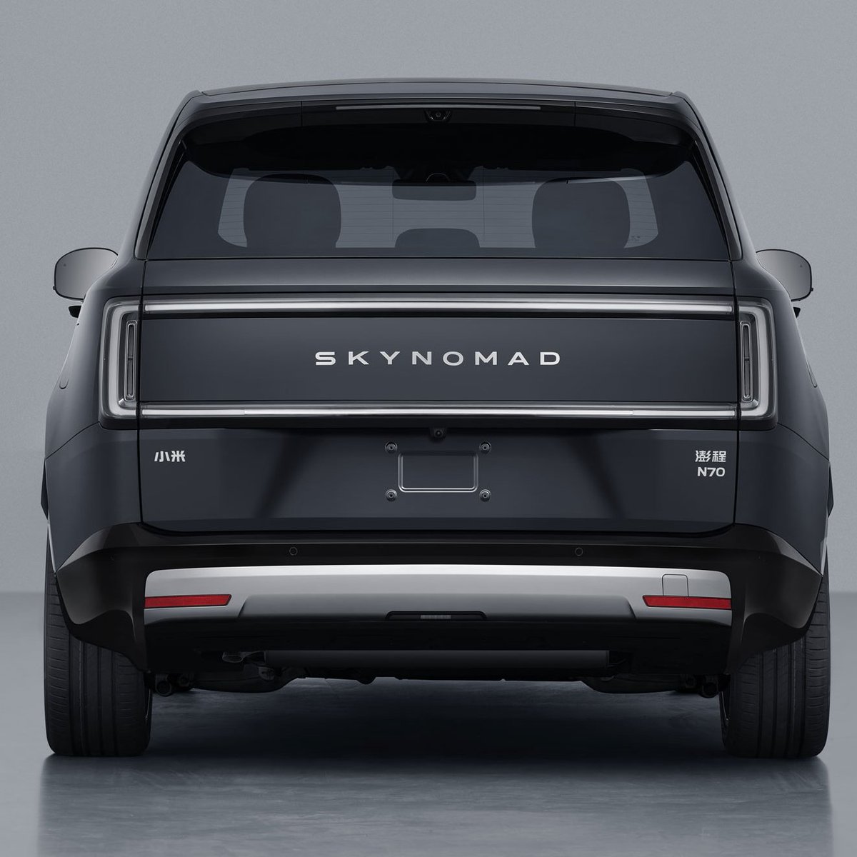 TychodeFeijter's tweet photo. Xiaomi Skynomad N70 - full specs - MIIT

The Skynomad N70 is slightly shorter than the N90.

> 4960/1998/1785, 3080.
> 5 seats.
> Curb weight: 2453-2505 kg.
> Power: EREV. 112 kW 1.5 turbo + 210 kW electric motor.
> Max model: 1.5 turbo + 2x 210 kW electric motors.
> Top speed: 190 km/h.
> CALB ternary lithium-ion battery.

Launch in late Q3.