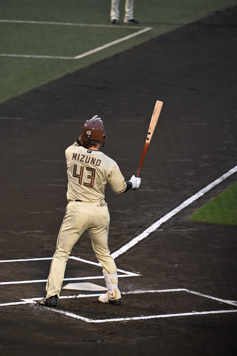 31sbta9_'s tweet photo. 見に行く試合でいつもヒット打ってくれる水野達稀さんദ്ദി ˃ ᵕ ˂ )

20260704🏟️楽パ
#lovefighters #ドミれ #水野達稀 選手 https://t.co/PNcu7wZcWP