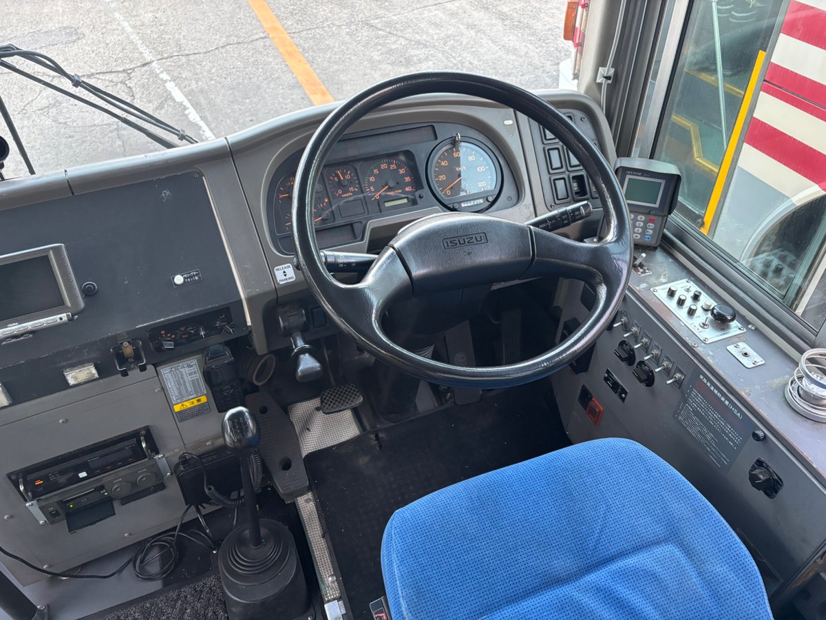kantobustochigi's tweet photo. おつもーる( ◍•㉦•◍ )

最近はバスもオートマ車が主流になってきましたが、関東自動車には床から棒がニョキッと生えたマニュアル車が在籍しています。

今週もお疲れさまでした！ https://t.co/CBwGSeCnIK