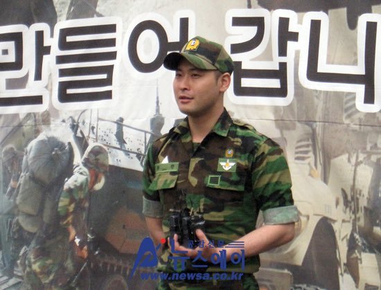 huhdang_hep's tweet photo. 군복최진 진짜 ㅈㄴ잘생ㄱㅕ서 언어상실함 https://t.co/AGCLP2YhyZ