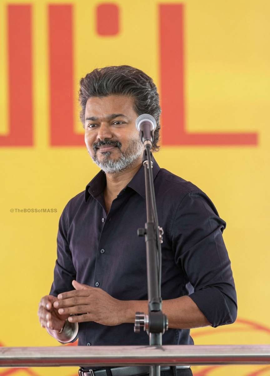 TheBOSSofMASS's tweet photo. Wholesome Thalapathy Vijay at Karur! ♥️#CMJosephVijay @TVKVijayHQ https://t.co/gtyeZH3XLk