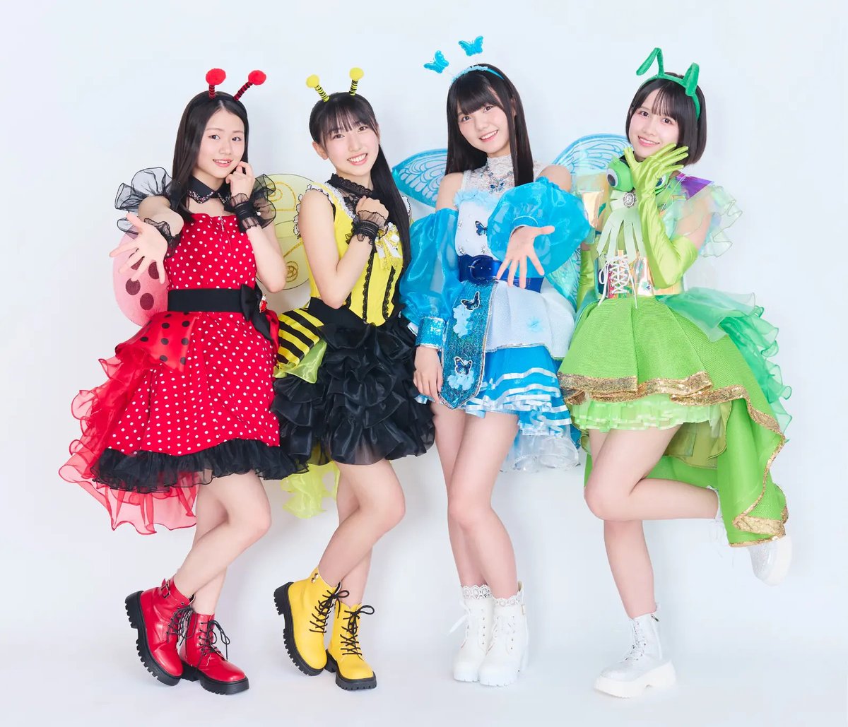 sabanomis02's tweet photo. 大昆虫展アンバサダー「ConChu!（こんちゅ）」
🌻 🐞 🐝 🦋 🦗(?) 🌻
ゆめちゃんはバッタ？推しのカマキリ？
めーさちゃんのミツバチには交換ノートしてるまき先生もニッコリでしょう
https://t.co/ctArJxBTZ2 https://t.co/Ngruhbvn24