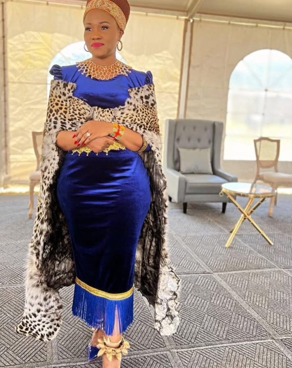 Thina83's tweet photo. I stand with you Queen💐 https://t.co/TL02ap1KTN
