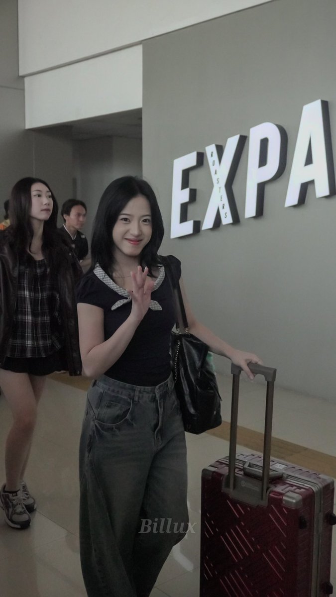 nurdisyah's tweet photo. @Danella_JKT48 
10072026
#JKT48AirPortFashion https://t.co/SOiWVlO9JB