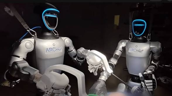Techfest_IITB's tweet photo. Scalpels meet software. Teleoperated humanoid robots have successfully performed surgeries in a preclinical trial, pushing the boundaries of precision healthcare and remote medicine. The future of surgery is being coded today.
#AI #Robotics #TechfestIITB #US #Tech https://t.co/CdD2PfTNFY