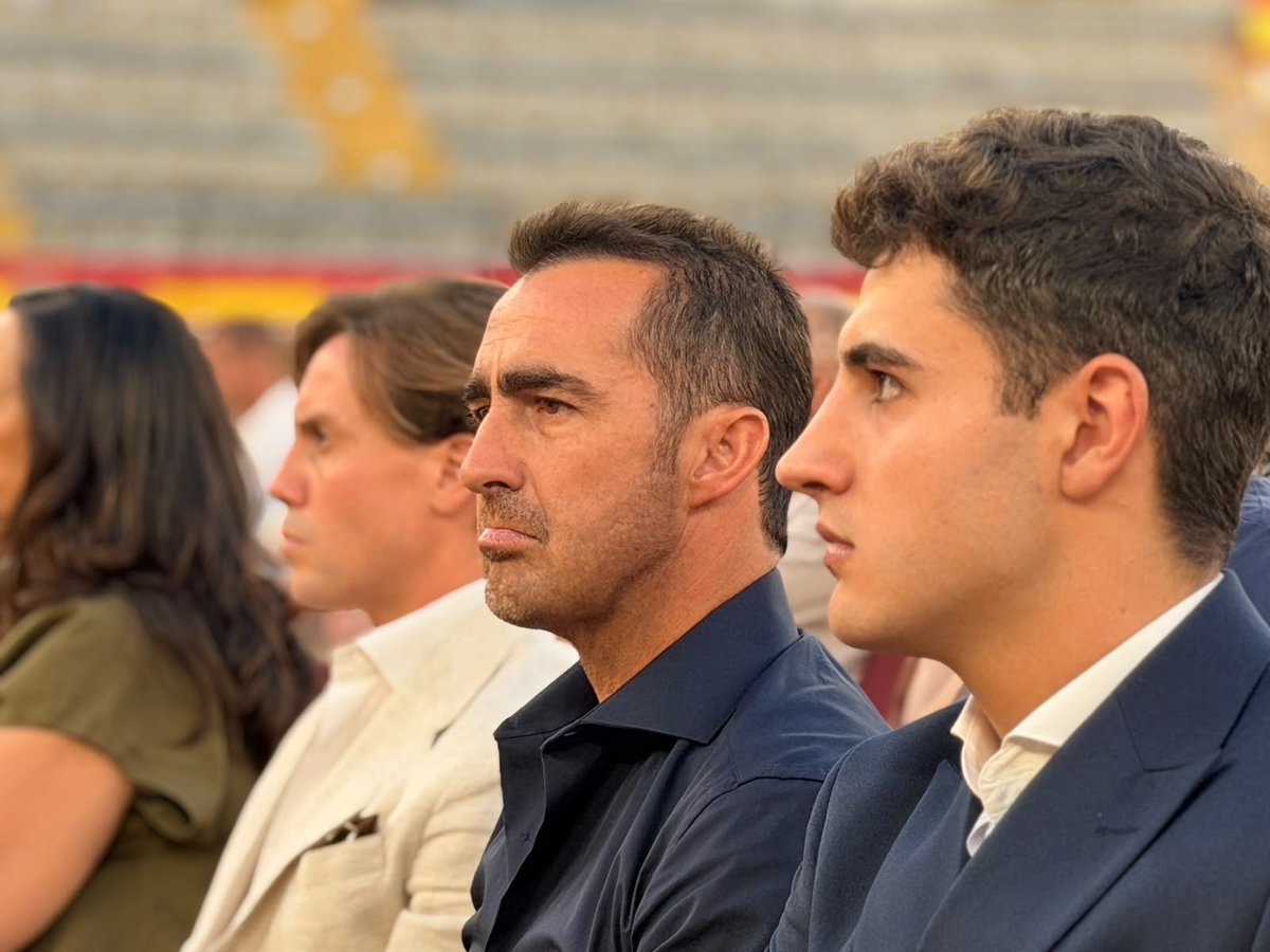 TauroemocionExt's tweet photo. 📸📸 ¡Así fue el acto de presentación de la corrida de toros del 16 de agosto en 𝗔𝗟𝗠𝗘𝗡𝗗𝗥𝗔𝗟𝗘𝗝𝗢!

💥 El Fandi, Tomás Angulo, Marco Pérez y el novillero local Hugo Sánchez.
¡Ya falta menos! 🔜

🎟️ ¡𝗘𝗡𝗧𝗥𝗔𝗗𝗔𝗦 𝗔 𝗟𝗔 𝗩𝗘𝗡𝗧𝗔! En la web https://t.co/A31VxmmybI https://t.co/id3HASJWz4
