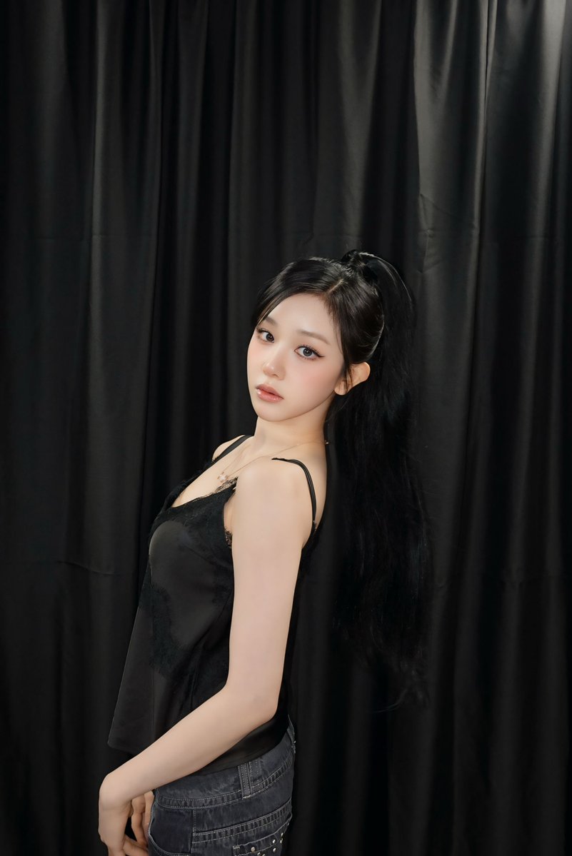 bm_eraa's tweet photo. 💌 PHARITA updated Weverse. 🖤🌖

A simple update, yet enough to brighten every MONSTIEZ’s day. ✨

#BABYMONSTER #베이비몬스터 #PHARITA #파리타 #Weverse https://t.co/o30eehhb5o
