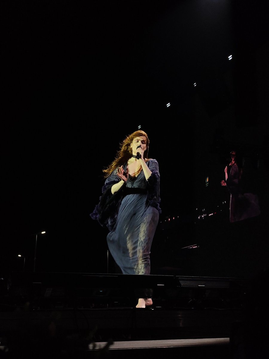 beckharkness's tweet photo. Can't believe we get to live at the same time as Florence, our supreme witch https://t.co/PqU80VbvkI