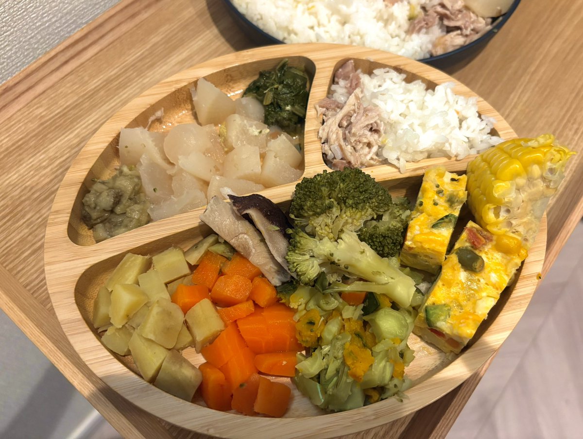 mori_pymr's tweet photo. 野菜しか食べない偏食娘の激ヤバ夜ご飯と食事後 https://t.co/ar15an75gH