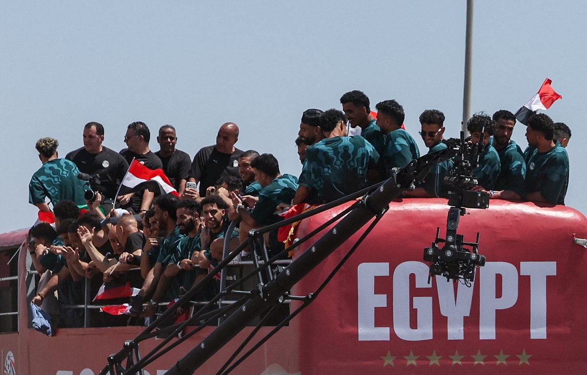 AJA_Egypt's tweet photo. علم فلسطين يزين حافلة المنتخب عقب وصوله إلى مطار العلمين الدولي وسط استقبال جماهيري https://t.co/XTe9uC9QmE