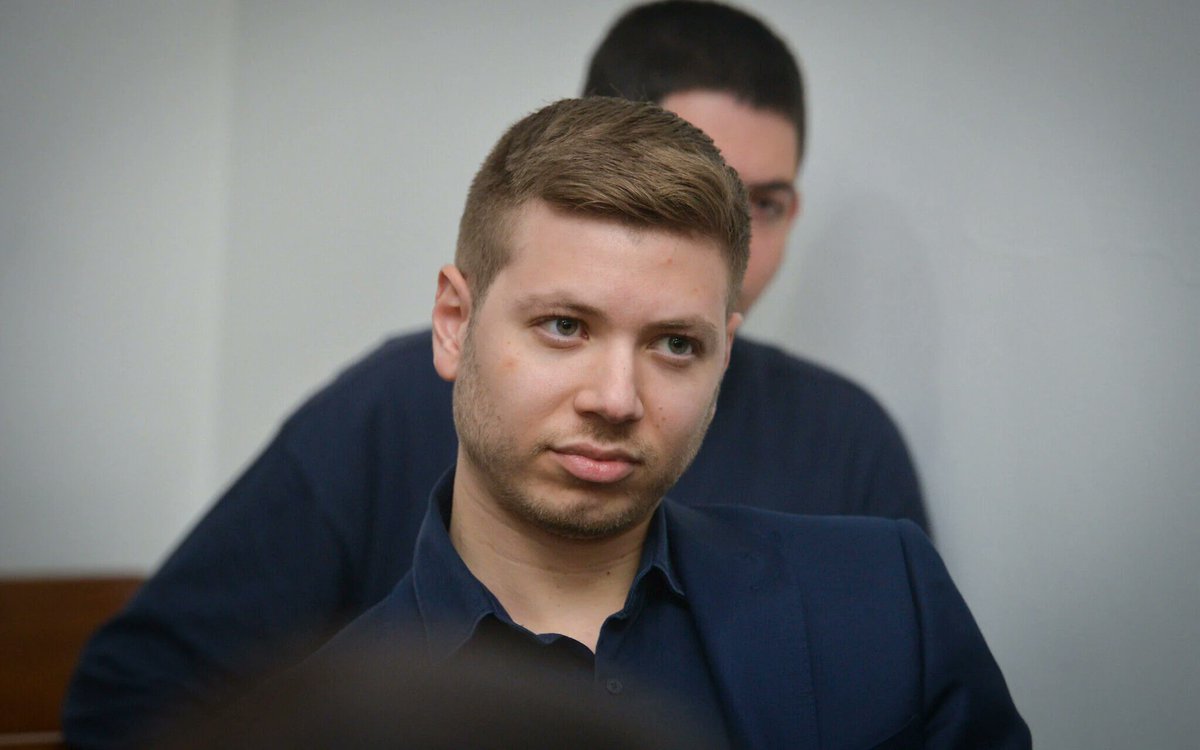 TheCradleMedia's tweet photo. Netanyahu's son legally changed name amid mounting international isolation
——
Yair Netanyahu, son of the Israeli Prime Minister, has officially changed his name to Yonatan Hon, according to reports from Haaretz. Tax documentation from late 2024 identified him by his birth name, but filings from this year now utilize the new alias and a fictional address.

This shift follows a pattern within the family, as his brother Avner previously adopted the name Avi Segal to facilitate private property acquisitions in the United Kingdom.

The transition coincides with the increasing global toxicity surrounding the Netanyahu name, driven by the International Criminal Court’s issuance of arrest warrants for the Prime Minister regarding war crimes and crimes against humanity in Gaza. Yair has increasingly sought to distance himself from his father’s political fallout while attempting to cultivate private business interests within far-right circles in the US.

The practice of rebranding is a long-standing tradition for the family and the wider Zionist political establishment. The Prime Minister himself utilized the alias Ben Nitai during his time in the United States during the 1980s, while his father, Benzion Mileikowsky, adopted the surname Netanyahu upon migrating to historic Palestine.

This trend aligns with the historical precedent of early Zionist leaders discarding European surnames for Hebrew names to establish a new national identity. Notable examples include Golda Meir (born Golda Mabovitch in Ukraine) and Israel’s first prime minister, David Ben-Gurion (born David Gruen in Poland).
