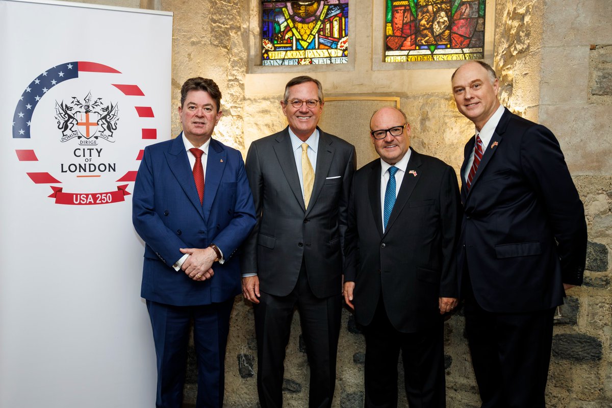 USAmbUK's tweet photo. Great to join the @cityoflondon to celebrate the enduring financial partnership between the United States and London. Together, we're creating opportunities to strengthen investment and drive innovation. https://t.co/t6U95VQTEP