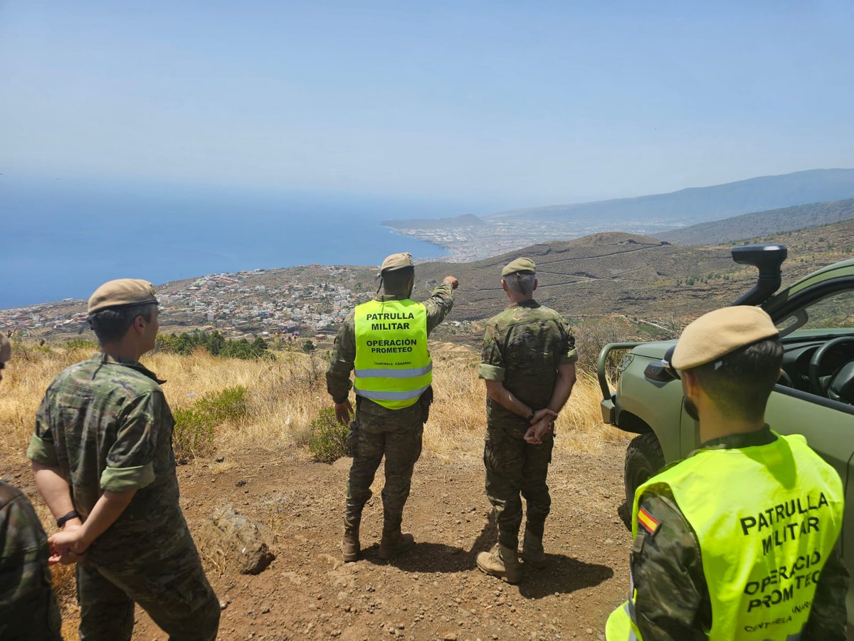 EMADmde's tweet photo. Operación ‘Centinela Canario’.
Patrullas militares refuerzan la protección de los montes de Tenerife mediante labores de vigilancia, presencia y detección temprana de incendios forestales.
Nuestras Fuerzas Armadas salvaguardan el medio ambiente y el patrimonio natural tinerfeño.

#MOPS @EjercitoTierra @CabildoTenerife