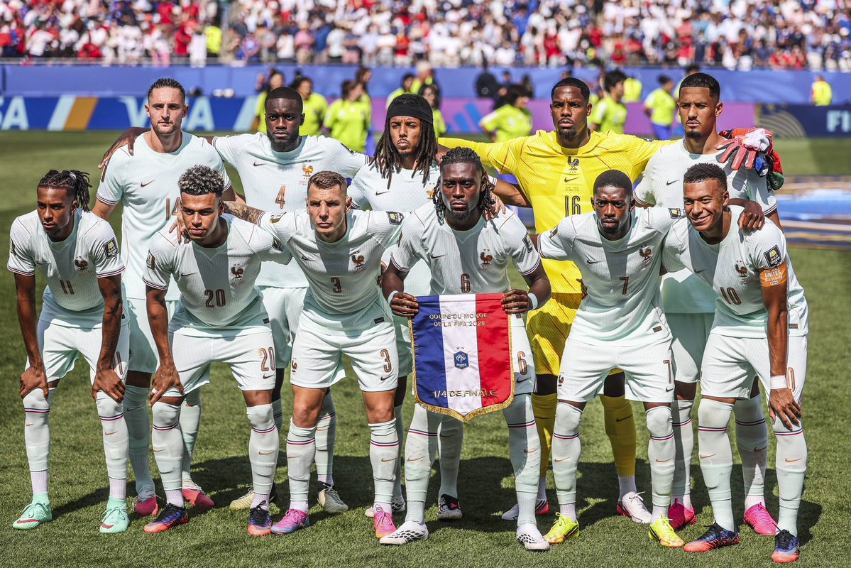 ActuFoot_'s tweet photo. 🚨 André-Pierre Gignac 🇫🇷 dans le vestiaire des Bleus après la qualification : « J’ADORE CETTE ÉQUIPE, IL Y A MÊME PAS DE MOTS. 🤩

Devant on a quatre, cinq, six MONSTRES qui peuvent faire la différence À TOUT MOMENT. 🥵

Incroyable. Je suis venu saluer le coach, quelques anciens coéquipiers mais IL N’EN RESTE PLUS BEAUCOUP. 🤣 »

🎙️ @equipedefrance
