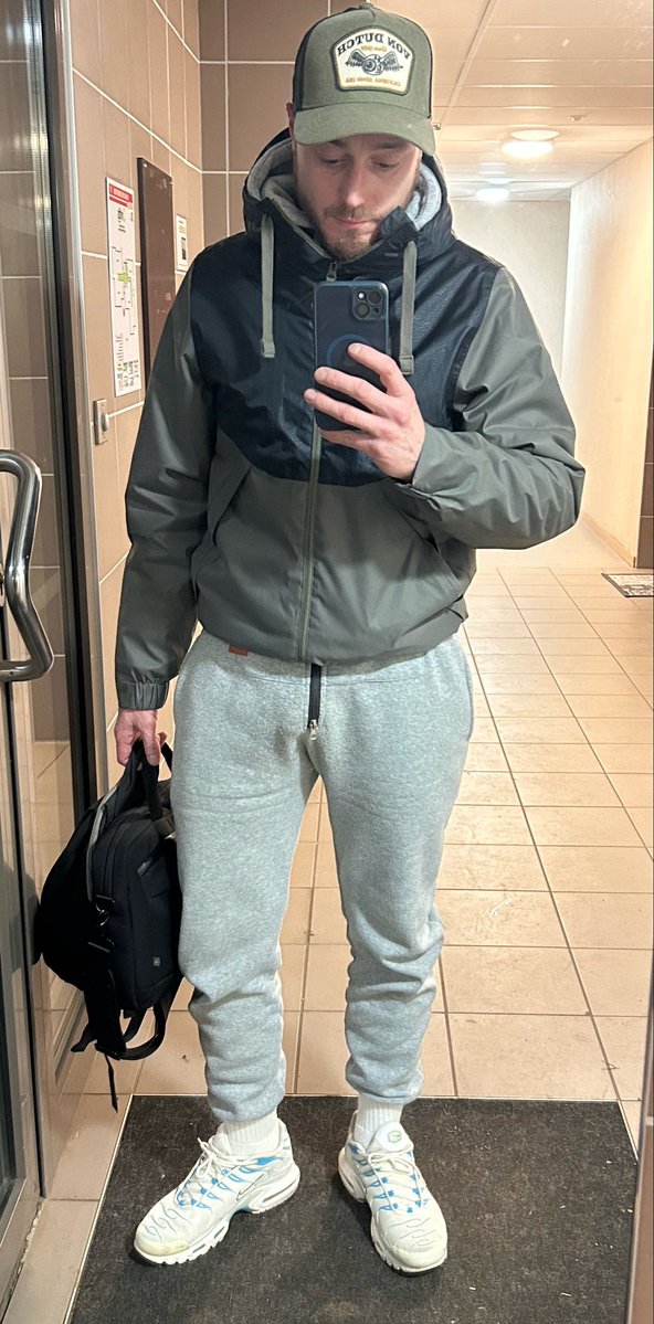 BobbyBauds's tweet photo. Who want to open the door 😈 https://t.co/q2kcEk0plq