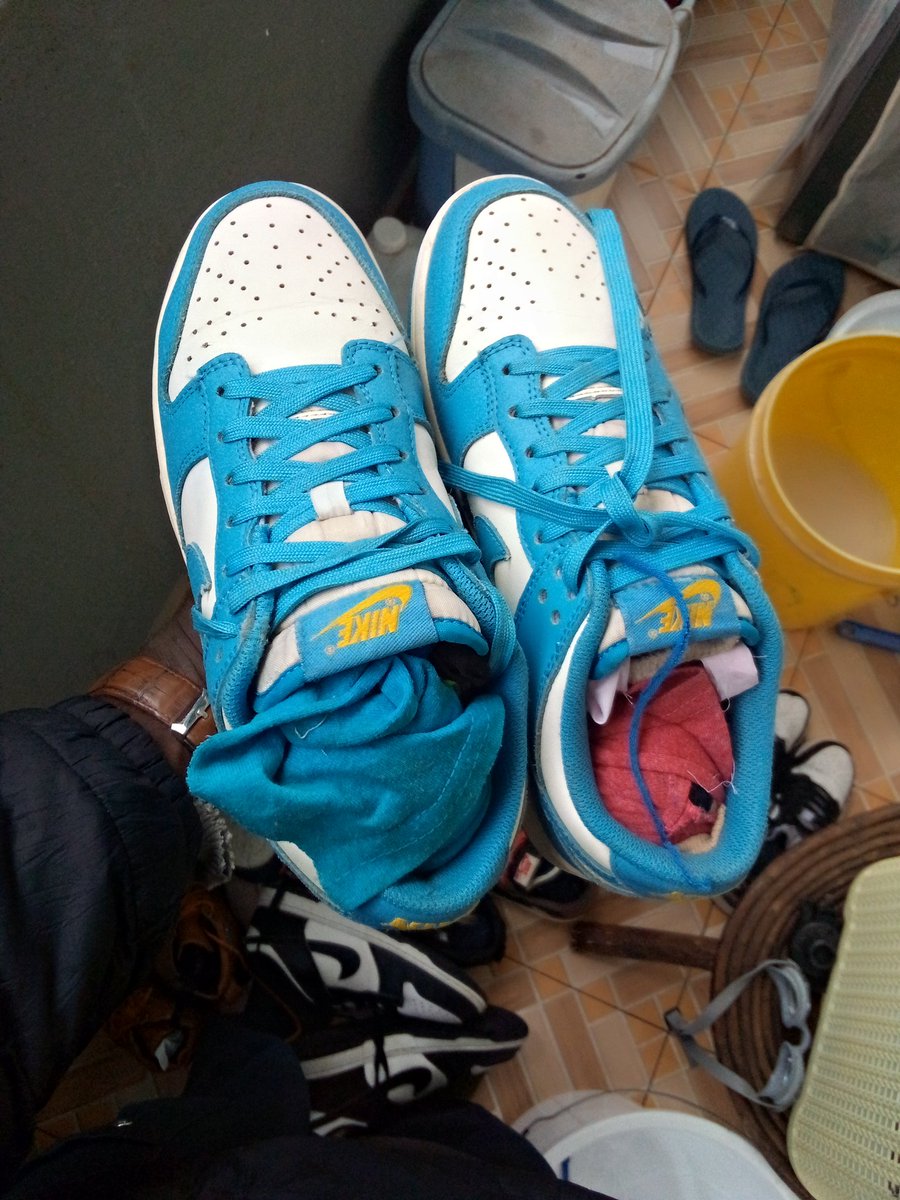 June__Omondi's tweet photo. @DeeKiluu_ You can only kam-bak to some nice shoes at only 1100 last slide is size 40.5 https://t.co/w302V0TGE6