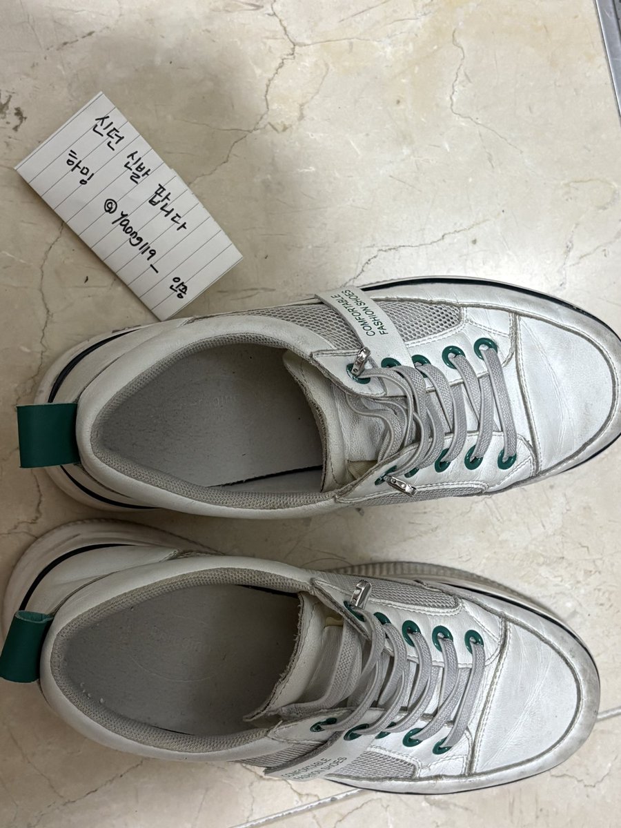 yaong119_'s tweet photo. 4년된 신던 신발팝니다
4.5
피드에 있는 다른 신발 같이 사시면 할인해드려용
#신던신발 #여자신발 #페티쉬 #신발삽니다 https://t.co/mZ0cilnD7t