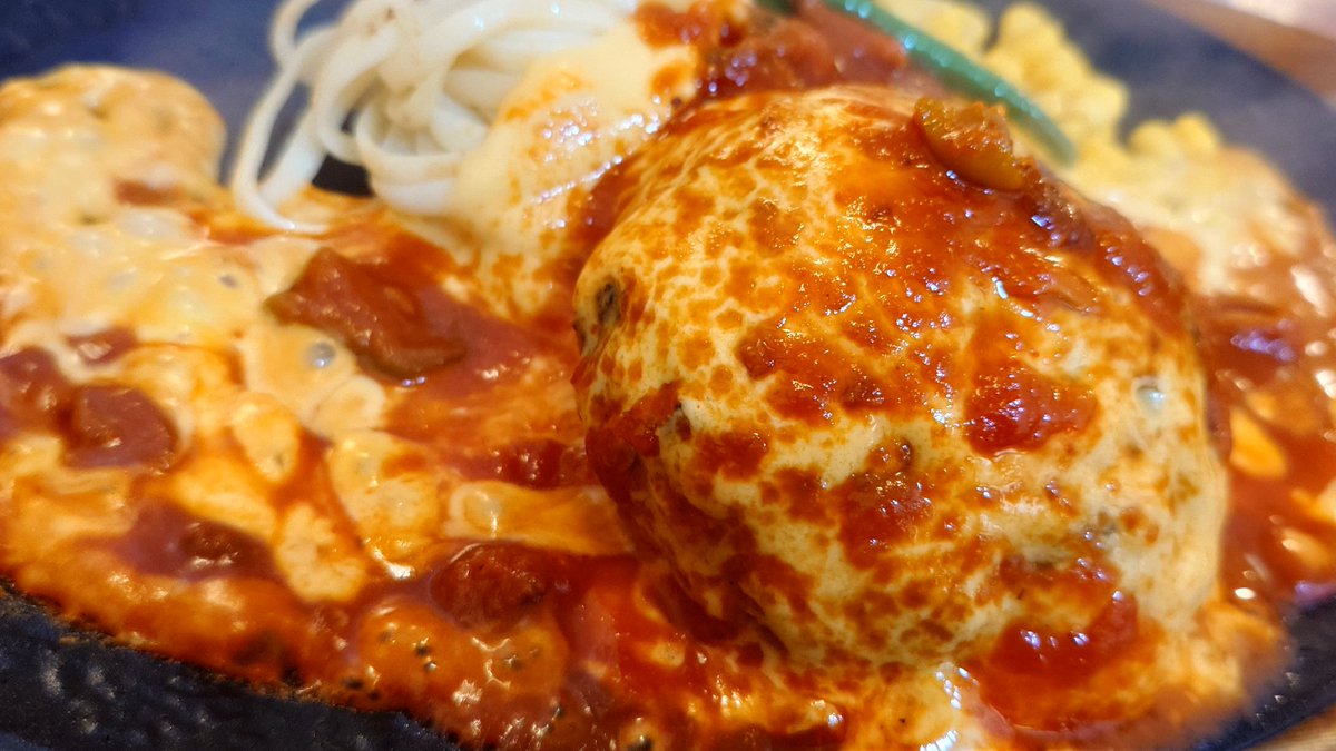 takeqrr's tweet photo. 今日は新宿でカレーにするか迷ったけど、近場でハンバーグなど。 https://t.co/zeBarV90Jo