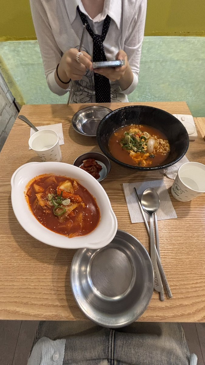 ttI09II's tweet photo. 정말하루동안먹은게맞다고?
ㄴ그래 https://t.co/UeyEBzlxRQ