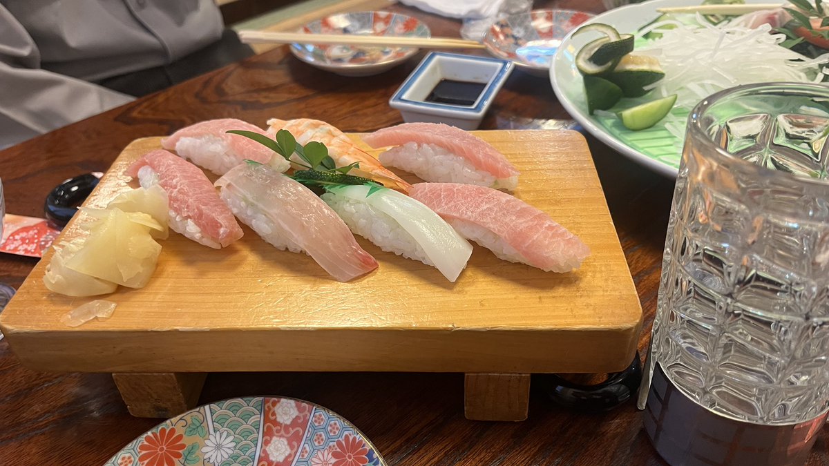 ecozyi1's tweet photo. お疲れさまです
長い付き合いの友人と
安否確認も含め一杯
やってます(^^) https://t.co/HSpCSQmlFF