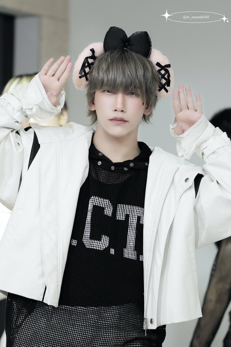 w_ooyou0105's tweet photo. 🩷🤍🖤

#리즈하오 #リズハオ #LIZIHAO https://t.co/6R8RSczBE9