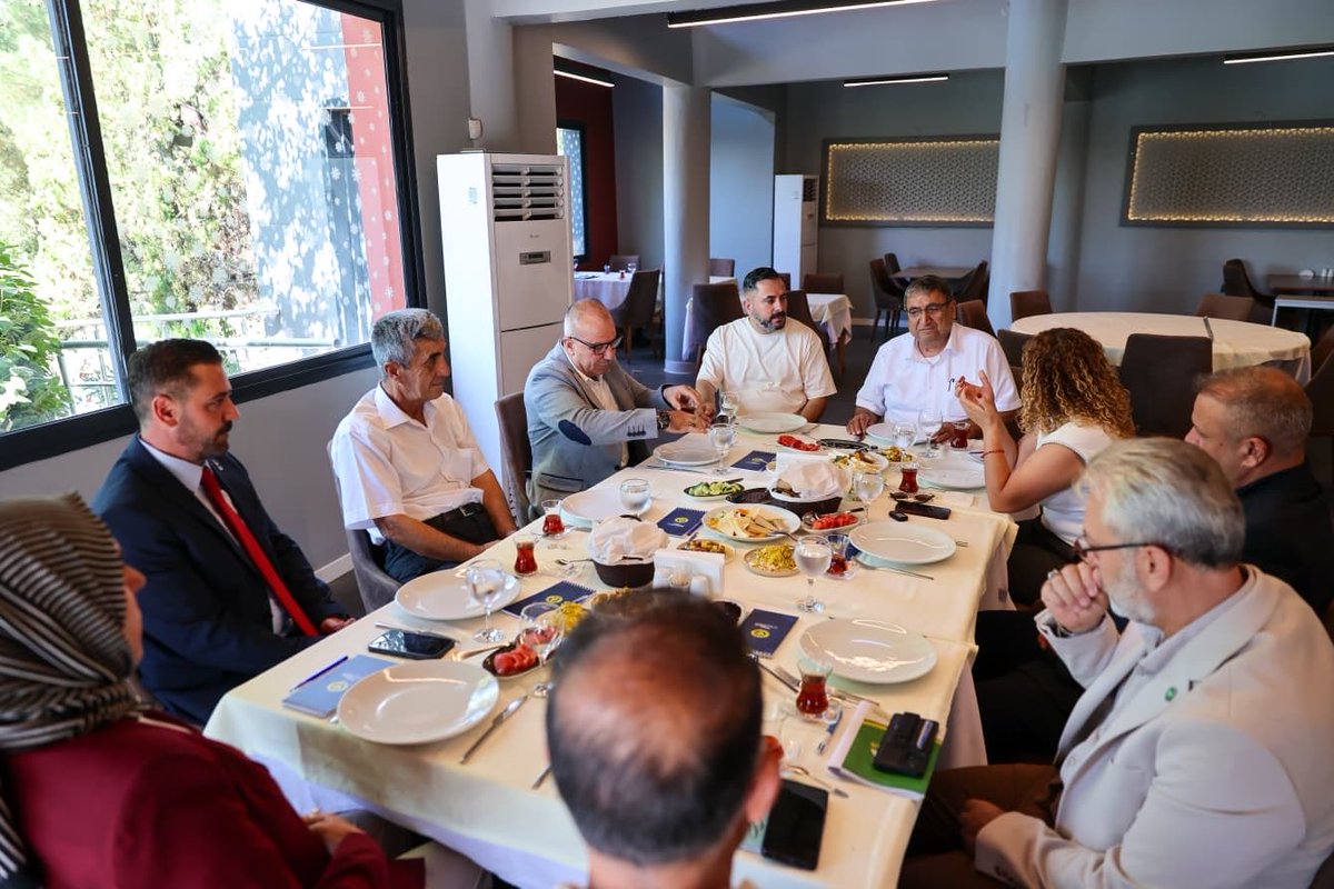 HudaParBuca's tweet photo. İlçe Başkanımız Abdulhakim Bilgiç, Buca Belediye Başkan Vekili ile istişare toplantısı gerçekleştirdi. Buca’nın öncelikli sorunlarını ve vatandaşlarımızın taleplerini paylaşarak çözüm önerilerimizi sundu.HÜDA PAR Buca İlçe Teşkilatı olarak ilçemiz için çalışmayı sürdüreceğiz. https://t.co/chjcFyJGYQ