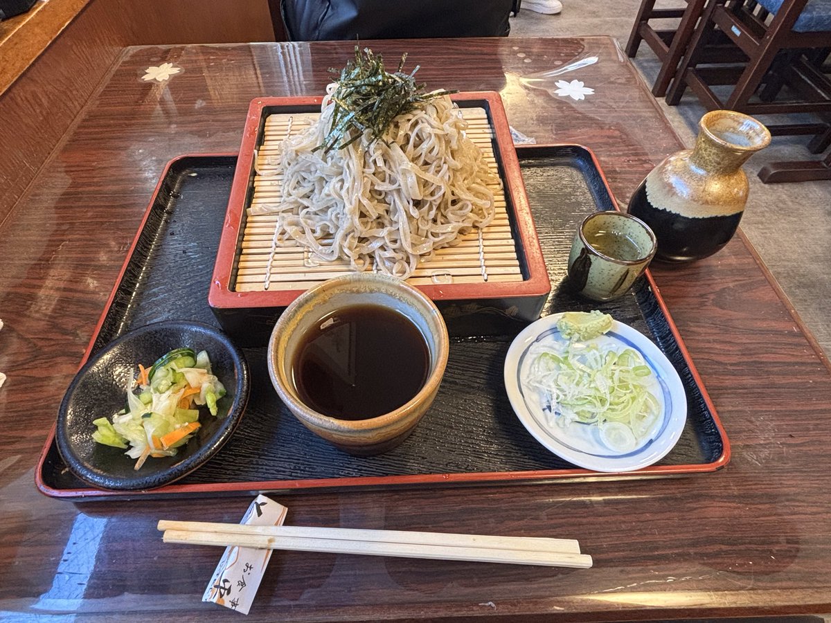 KT41_BMAX's tweet photo. 今日は休みで昼からマンネンヤ🏎️
30℃⤴️の季節がやってきました🫠
暑い🥵17:00まで粘ってなんとか自己記録更新✌️帰りは蕎麦前で締め🍶
#ミニ四駆
#マンネンヤ
#ストッククラス https://t.co/umTUGbFZmf