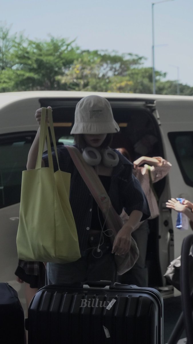 nurdisyah's tweet photo. @A_LuluJKT48 
10072026
#JKT48AirPortFashion https://t.co/OX3hvJFVmn