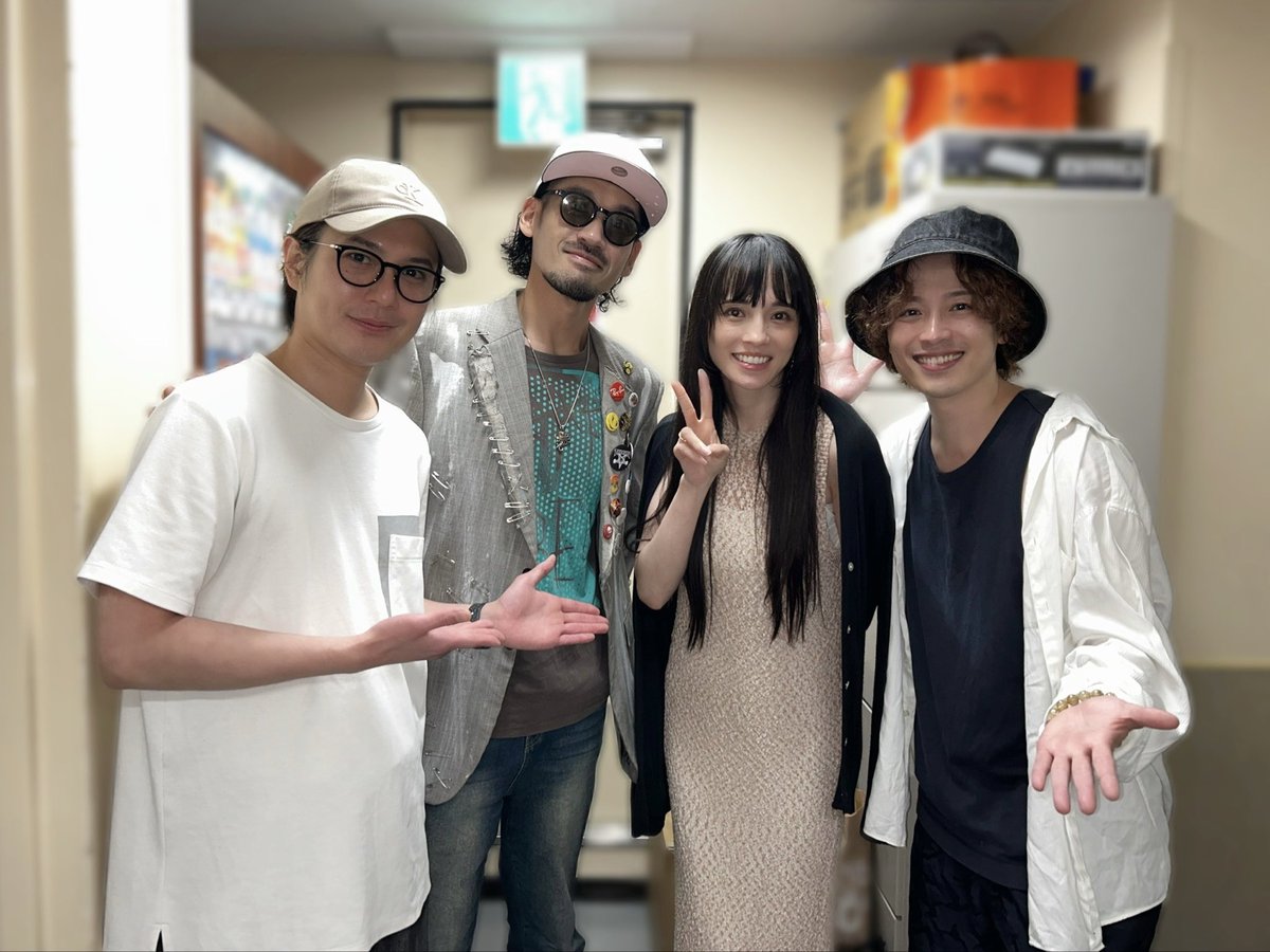 hiraryo0520's tweet photo. #モリミュ　オーパスチームでした。
セシさん、ナラさん来てくれました！ https://t.co/ux4lyL9hIN