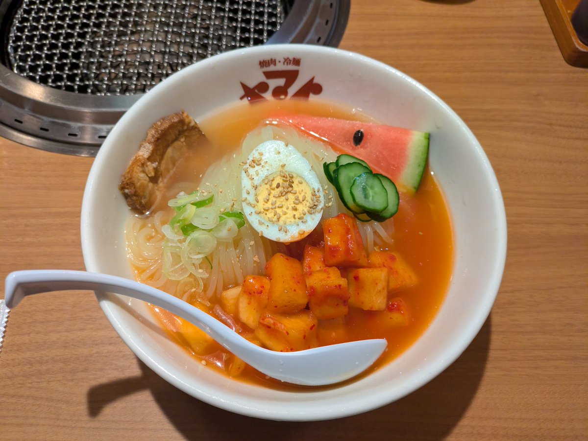 TomojiroIsikawa's tweet photo. @toutokankou 岩手県の凄い所が、大自然の絶景は勿論なのだが、これらのラーメンや冷麺が500円＋税なこと

#盛岡冷麺　#釜石ラーメン https://t.co/rOY8bKE4by