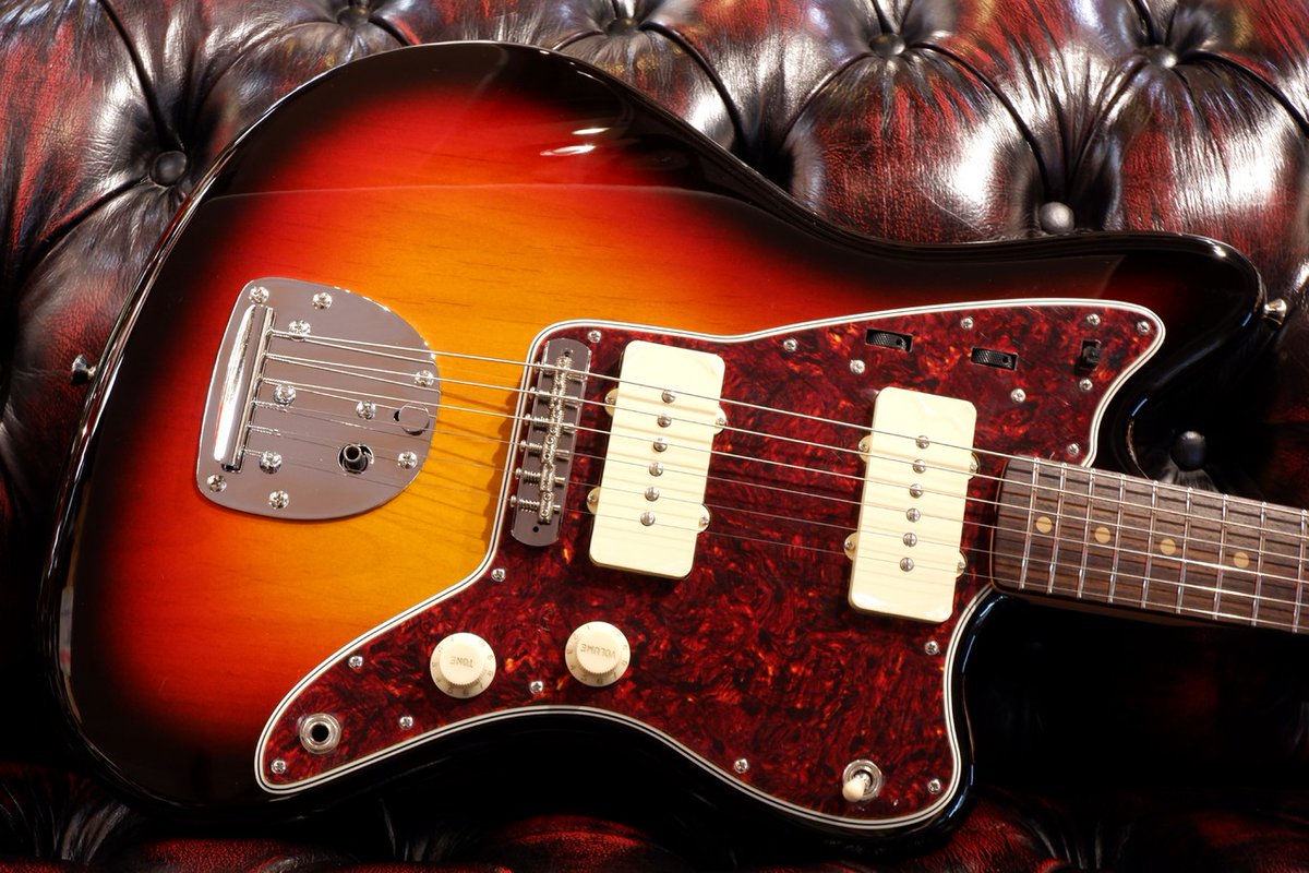kurosawaekimae's tweet photo. 【1Fエレキ】Freedom Custom Guitar ResearchよりCustom Retro JM入荷です���ᵔ ܸ>⩊<︎︎ ͡ 𐦯ᡣ𐭩🪄
一件クラシカルなスタイルかと思いきや、P-90スタイルのピックアップが搭載されております( ᐡᴗ ̫ ᴗᐡ)💖
想像とは違うサウンドをぜひお楽しみください～❣
https://t.co/WxTRhHzVRo https://t.co/l36cFQtwBy